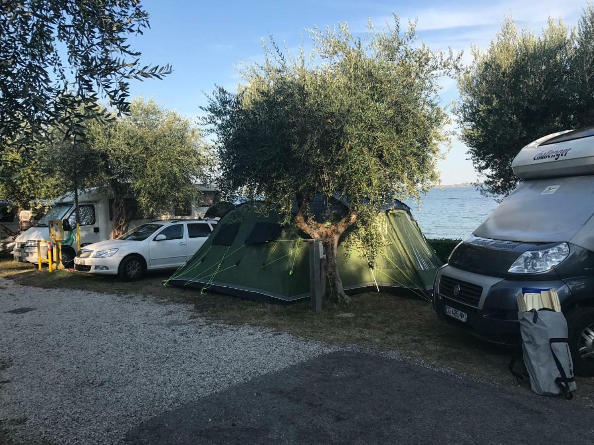 Camping Porto Srl Hotel Moniga del Garda Екстериор снимка